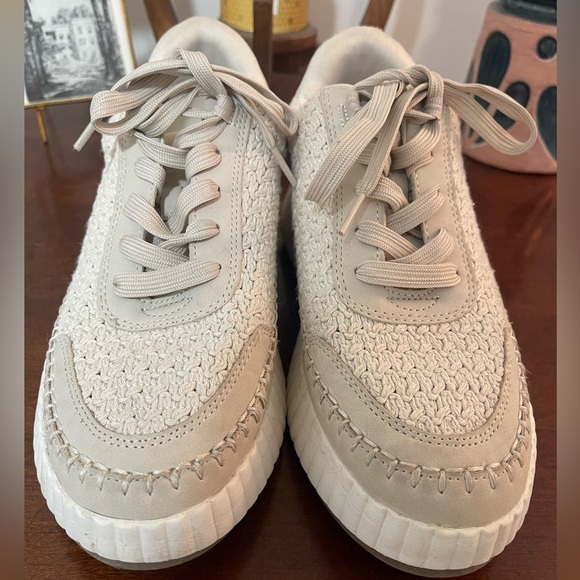 DV Dolce Vita Viral Women's Fay Sneaker Natural Lace-Up Sneakers Textured Fabric - Picture 2 of 14